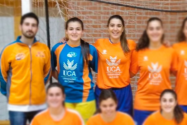 Sandra Olvera y Marta Sánchez con la Selección UCA